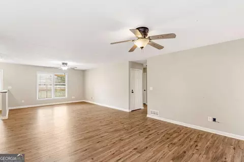 Living - 616 Wells Rd, Buchanan, GA 30113 photo 8 of 10