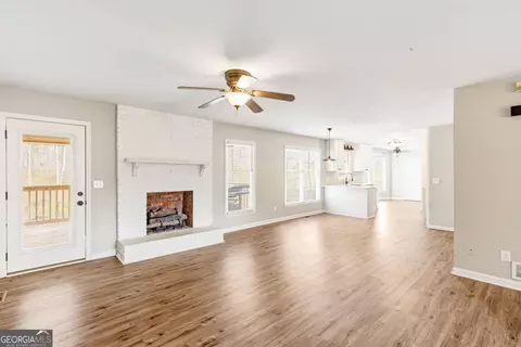 Living - 616 Wells Rd, Buchanan, GA 30113 photo 4 of 10