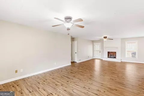 Living - 616 Wells Rd, Buchanan, GA 30113 photo 7 of 10