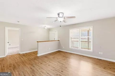 Living - 616 Wells Rd, Buchanan, GA 30113 photo 5 of 10
