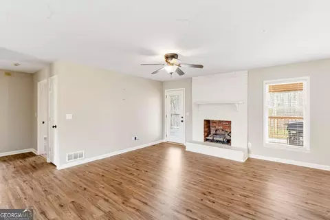 Living - 616 Wells Rd, Buchanan, GA 30113 photo 2 of 10