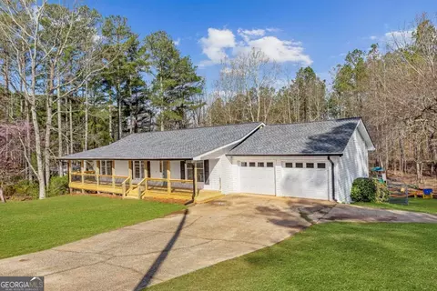 Exterior - 616 Wells Rd, Buchanan, GA 30113 photo 2 of 7