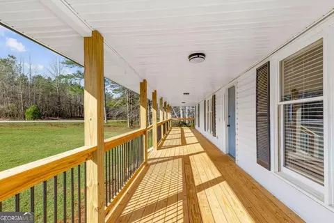 Exterior - 616 Wells Rd, Buchanan, GA 30113 photo 3 of 7