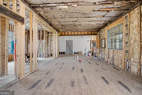 Entry Way - 275 Rose Ave, Barnesville, GA 30204 photo 8 of 10