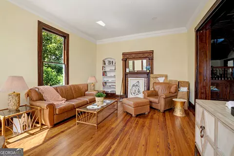 Living - 275 Rose Ave, Barnesville, GA 30204 photo 2 of 3