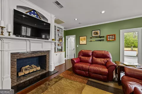 Living - 403 College Ave, Lagrange, GA 30240 photo 7 of 8