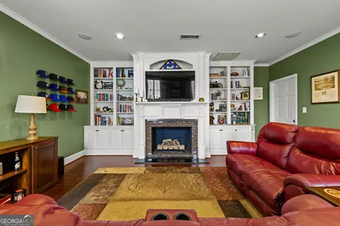 Living - 403 College Ave, Lagrange, GA 30240 photo 6 of 8