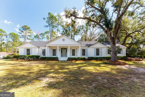 2307 Riverhill Dr, Valdosta, GA 31602