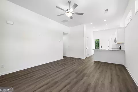 Living - 797 Hunnicutt Ave, Lagrange, GA 30240 photo 1 of 1