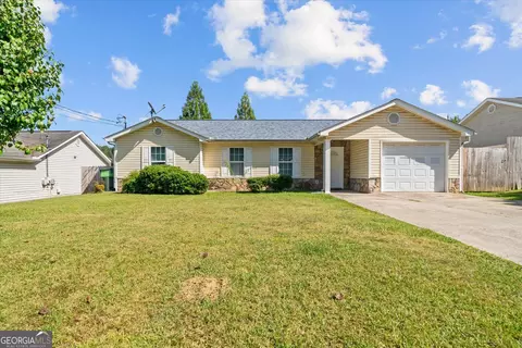 Exterior - 171 Bear Den Ct, Dalton, GA 30721 photo 2 of 10