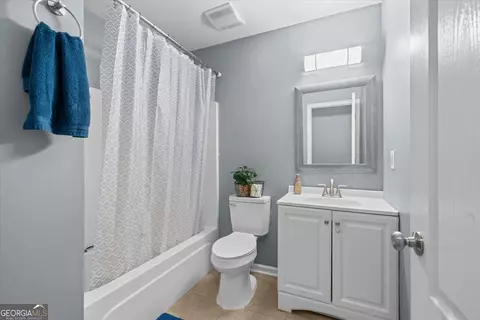 Bath - 171 Bear Den Ct, Dalton, GA 30721 photo 1 of 3