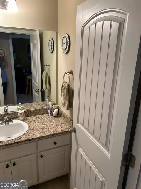 Bath - 950 John Lovelace Rd, Lagrange, GA 30241 photo 8 of 8