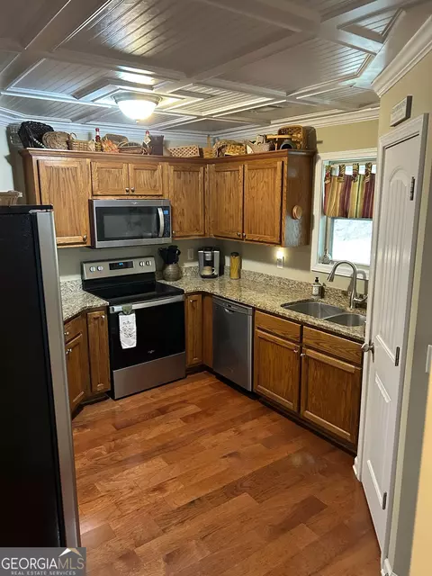 Kitchen - 950 John Lovelace Rd, Lagrange, GA 30241 photo 1 of 2