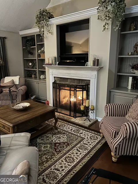 Living - 950 John Lovelace Rd, Lagrange, GA 30241 photo 1 of 1