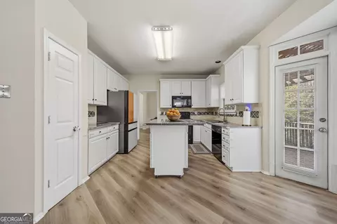 Kitchen - 3325 River Summit Trl, Duluth, GA 30097 photo 2 of 3