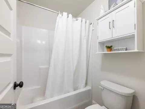 Bath - 558 Calgary Downs Dr, Winder, GA 30680 photo 6 of 6