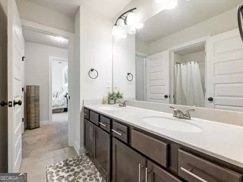 Bath - 558 Calgary Downs Dr, Winder, GA 30680 photo 5 of 6