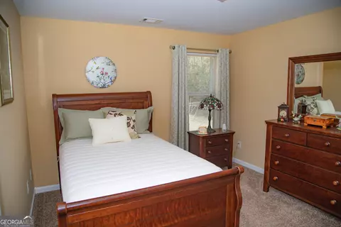 Bedroom - 149 Bridle Path, Griffin, GA 30224 photo 1 of 8