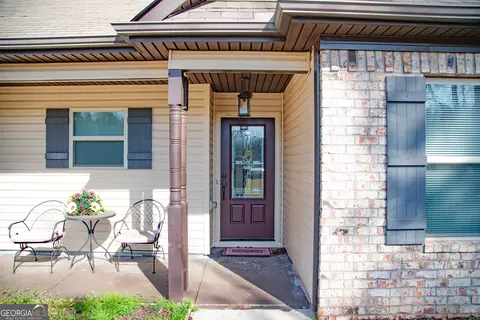 Exterior - 149 Bridle Path, Griffin, GA 30224 photo 6 of 9