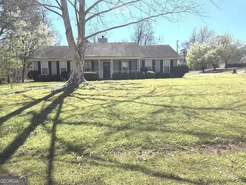 10 Oaklake Ct, Covington, GA 30016