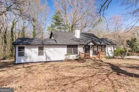 Exterior - 1203 E Ridge Rd, Gainesville, GA 30501 photo 2 of 11