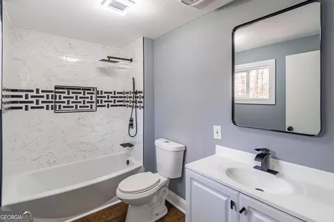 Bath - 1203 E Ridge Rd, Gainesville, GA 30501 photo 1 of 2