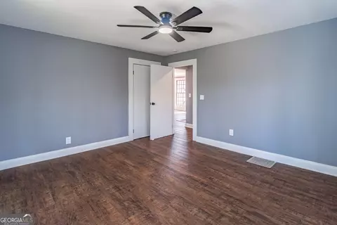 Bedroom - 1203 E Ridge Rd, Gainesville, GA 30501 photo 2 of 4
