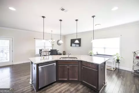 Kitchen - 100 Cedar Leaf Trl, Bonaire, GA 31005 photo 4 of 4