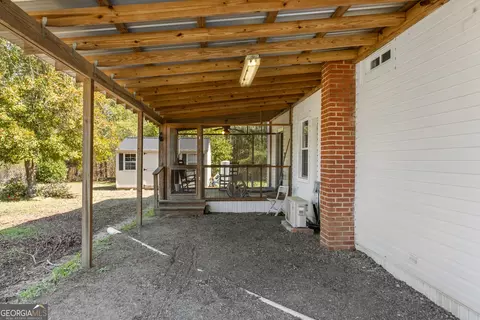 Exterior - 17332 Old River Rd N, Garfield, GA 30425 photo 4 of 5