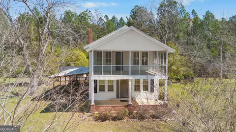 17332 Old River Rd N, Garfield, GA 30425