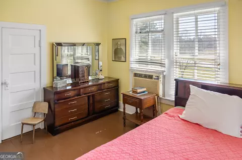 Bedroom - 17332 Old River Rd N, Garfield, GA 30425 photo 3 of 4