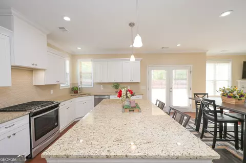 Kitchen - 414 Lakeview Way, Lagrange, GA 30241 photo 6 of 6