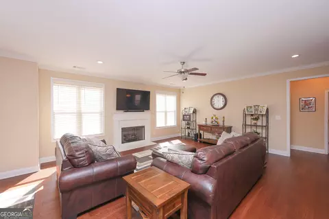 Living - 414 Lakeview Way, Lagrange, GA 30241 photo 2 of 2