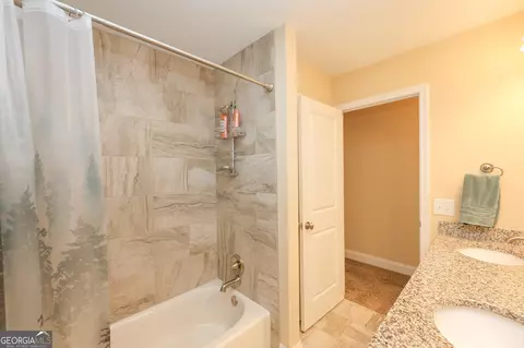 Bath - 414 Lakeview Way, Lagrange, GA 30241 photo 7 of 7