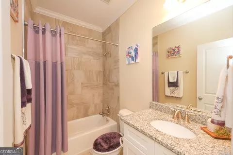 Bath - 414 Lakeview Way, Lagrange, GA 30241 photo 1 of 7