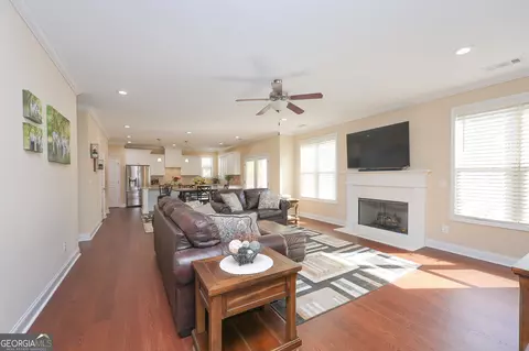 Living - 414 Lakeview Way, Lagrange, GA 30241 photo 1 of 2