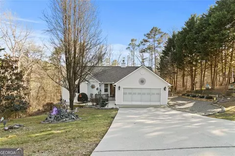 64 Pin Oak Ln, Ellijay, GA 30540
