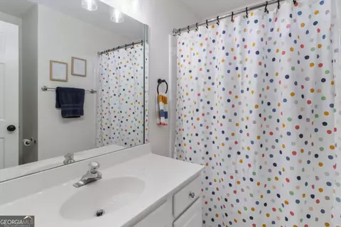 Bath - 645 Summerwind Way, Suwanee, GA 30024 photo 3 of 3