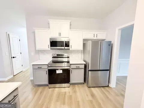 Kitchen - 353 Madison Ave, Hampton, GA 30228 photo 1 of 2