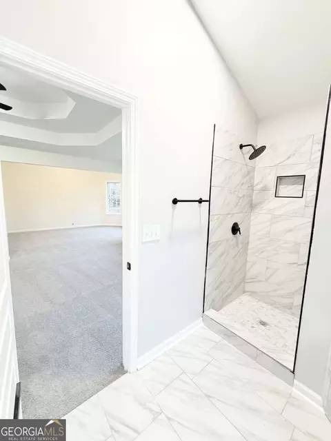 Bath - 353 Madison Ave, Hampton, GA 30228 photo 3 of 7
