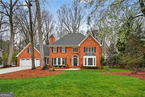 5653 Creekside Dr, Peachtree Corners, GA 30092