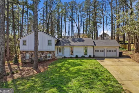 1562 Hillhaven Dr, Marietta, GA 30062