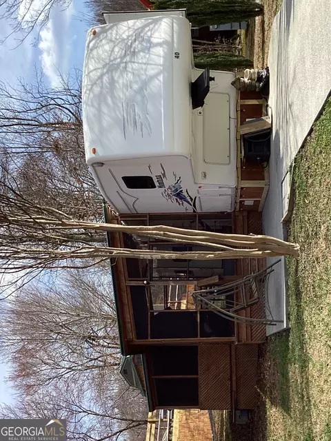 40 Elk Meadow Dr, Cleveland, GA 30528