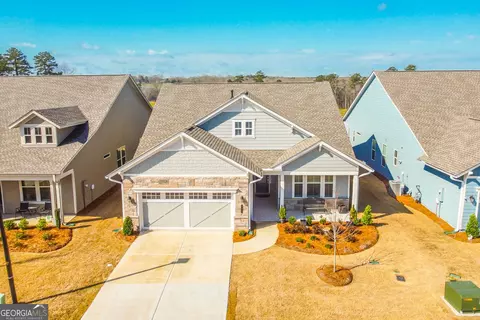 284 Pecks Ct, Hoschton, GA 30548