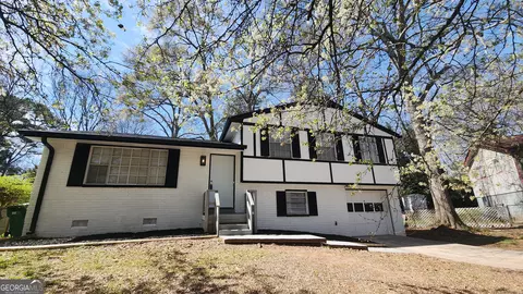 8423 Avalon Dr, Riverdale, GA 30274