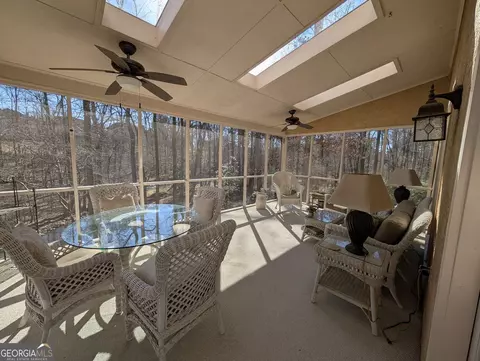 920 Eagle Crossing Dr, Lawrenceville, GA 30044