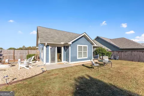 Exterior - 204 Sugar Maple Dr, Cornelia, GA 30531 photo 7 of 9