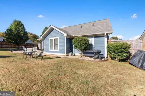 Exterior - 204 Sugar Maple Dr, Cornelia, GA 30531 photo 5 of 9