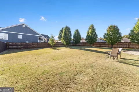 Exterior - 204 Sugar Maple Dr, Cornelia, GA 30531 photo 4 of 9