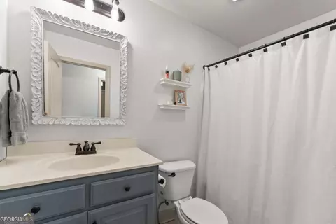 Bath - 204 Sugar Maple Dr, Cornelia, GA 30531 photo 1 of 2